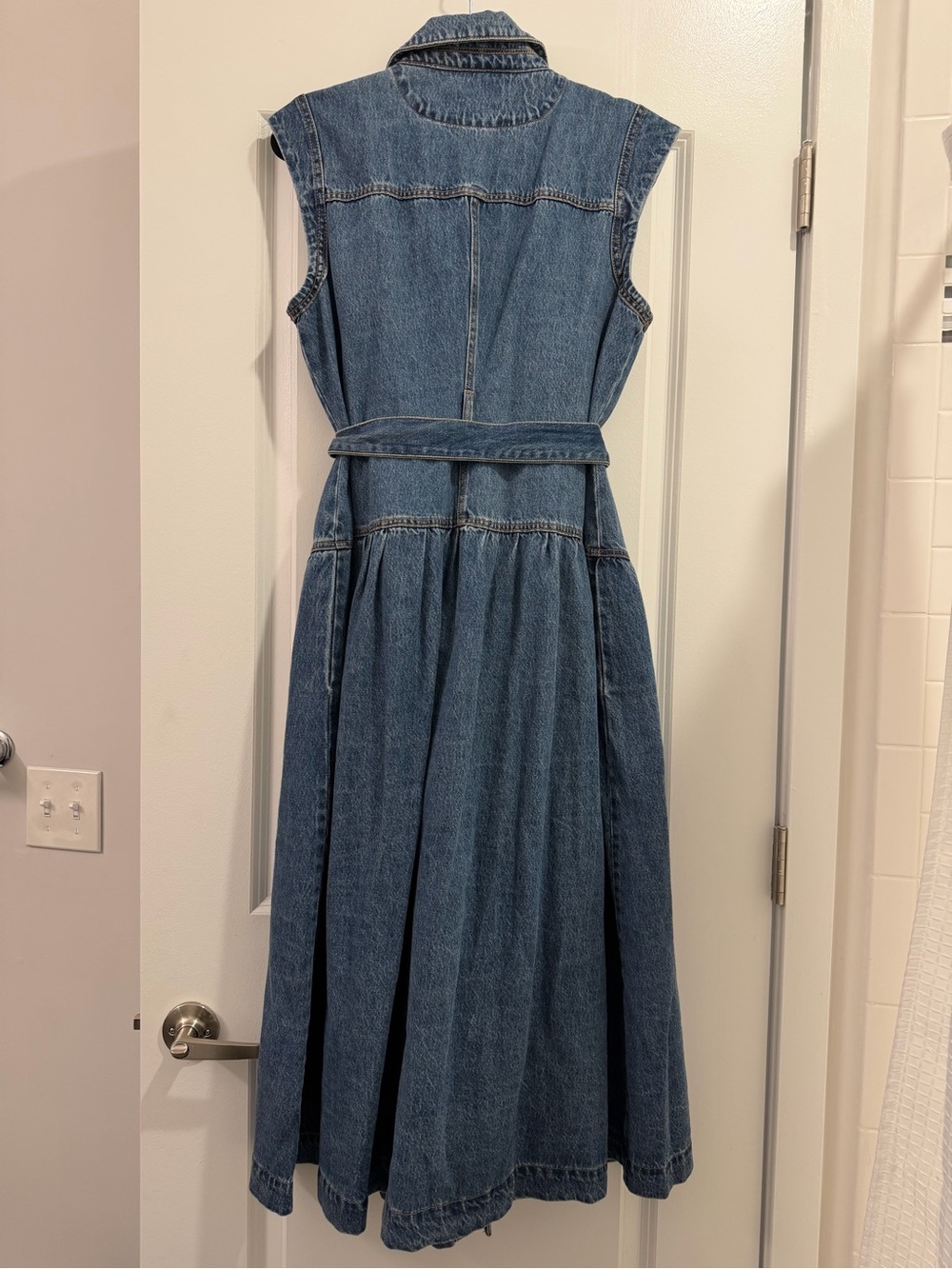 NWT Sleeveless Denim Button Front Midi Dress Future Collective Jenee Naylor - Picture 3 of 4